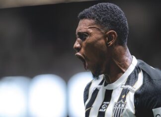 Mateo Cassierra pelo Atlético após fazer gol