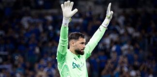 Matheus Cunha no Cruzeiro em jogo na Libertadores