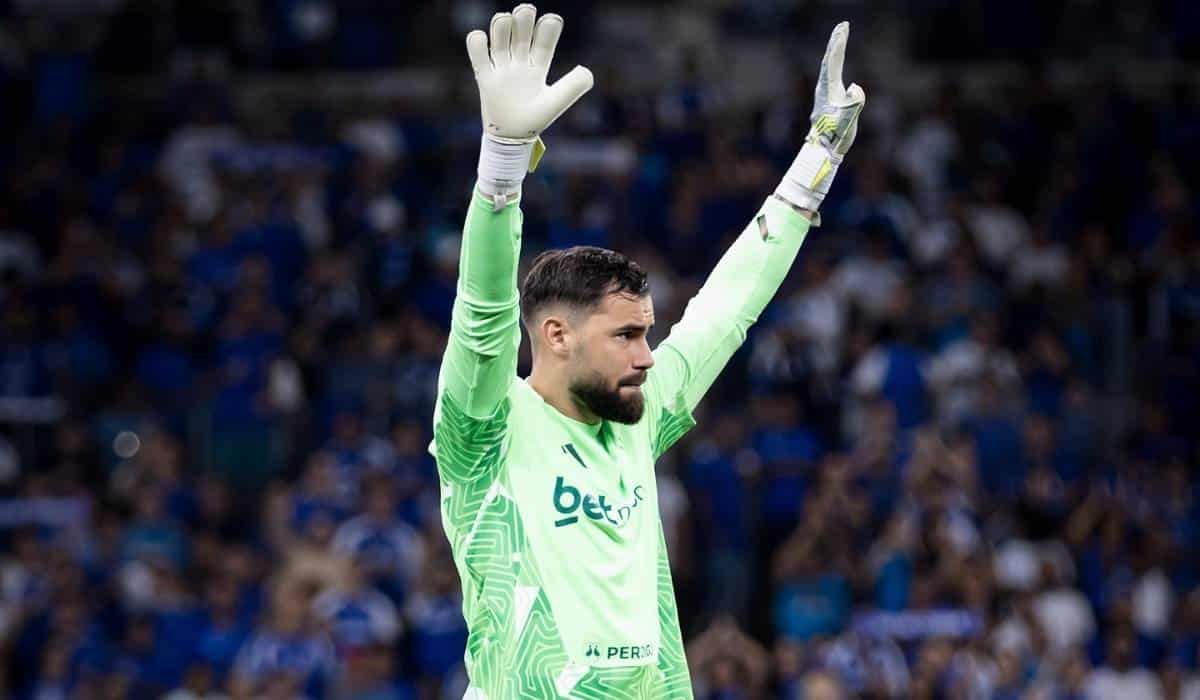 Matheus Cunha no Cruzeiro em jogo na Libertadores