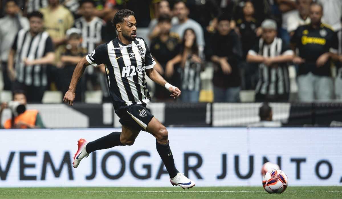 Renan Lodi em campo