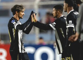 Scarpa em joga da Sul-Americana no Atlético