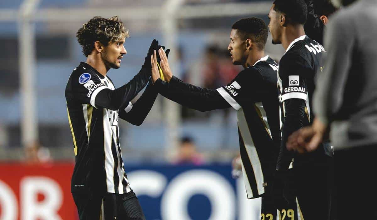 Scarpa em joga da Sul-Americana no Atlético