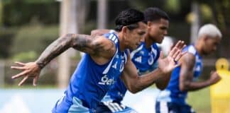 Jogadores do Cruzeiro em dia de treino
