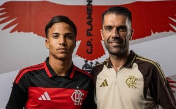 Jogador Cristian Araújo assina com o Flamengo