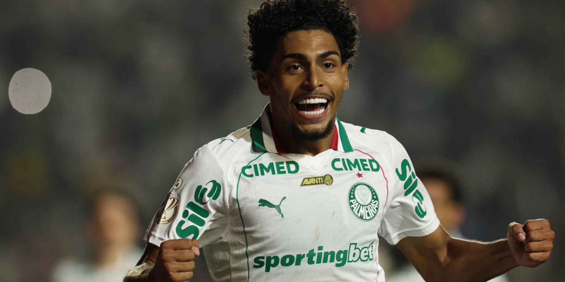 O jogador Luighi, da SE Palmeiras, comemora seu gol