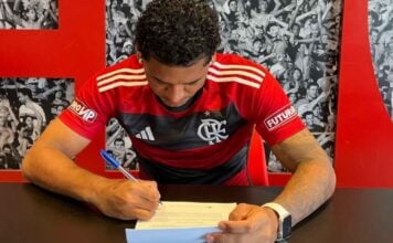 Rayan Lucas assina contrato