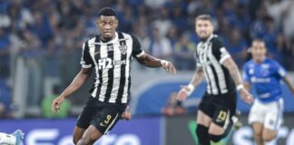 Cassierra em jogo do Galo