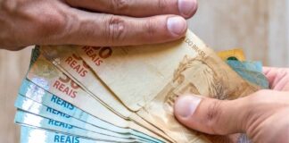 Dinheiro: novo salário mínimo no Brasil
