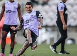 Dudu treinando no Galo