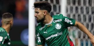 O jogador Flaco López
