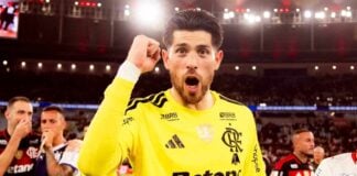 Flamengo só cogita venda por valor fora da curva: clubes do exterior querem Rossi goleiro rossi do flamengo