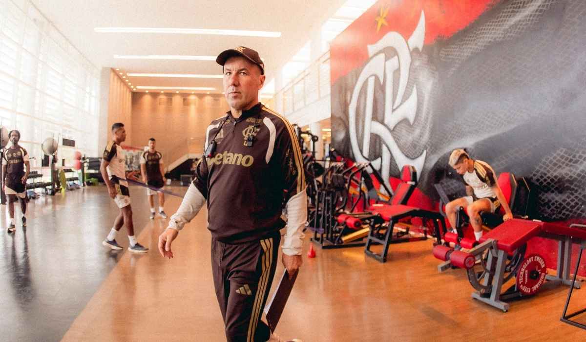 Leonardo Jardim em treino