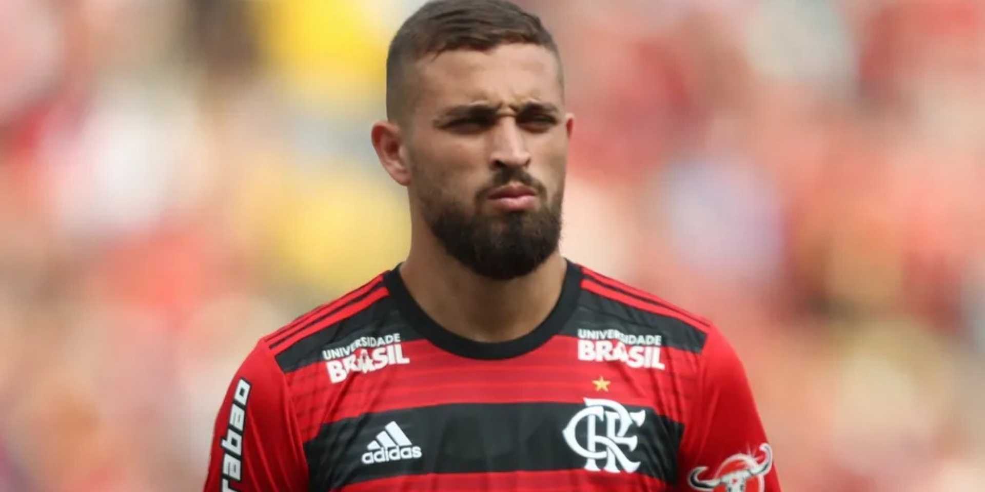 Jogador Léo Duarte