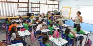 Escola municipal em BH