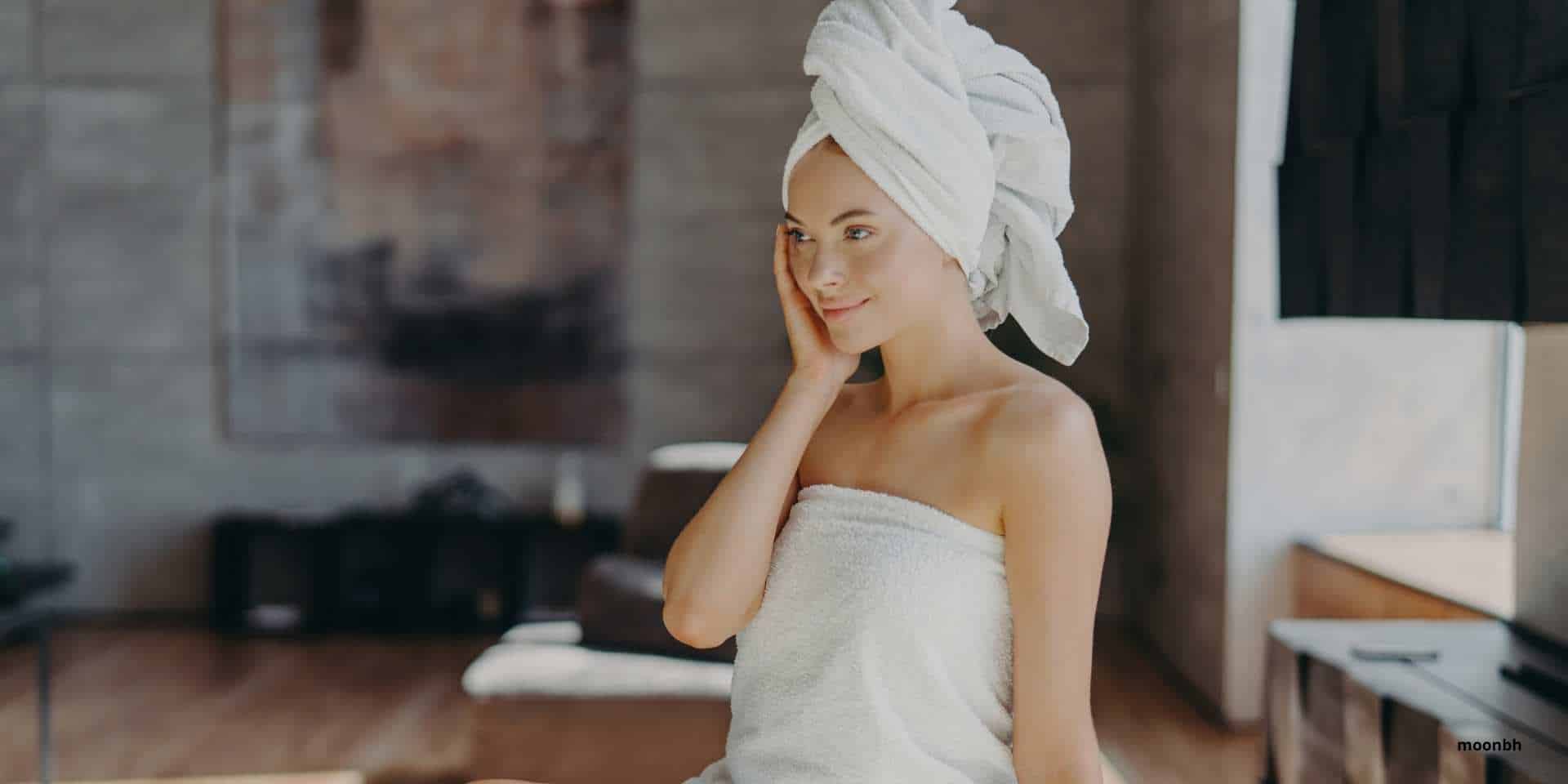 De quantos em quantos dias lavar a toalha de banho? O que dermatologistas e microbiologistas recomendam