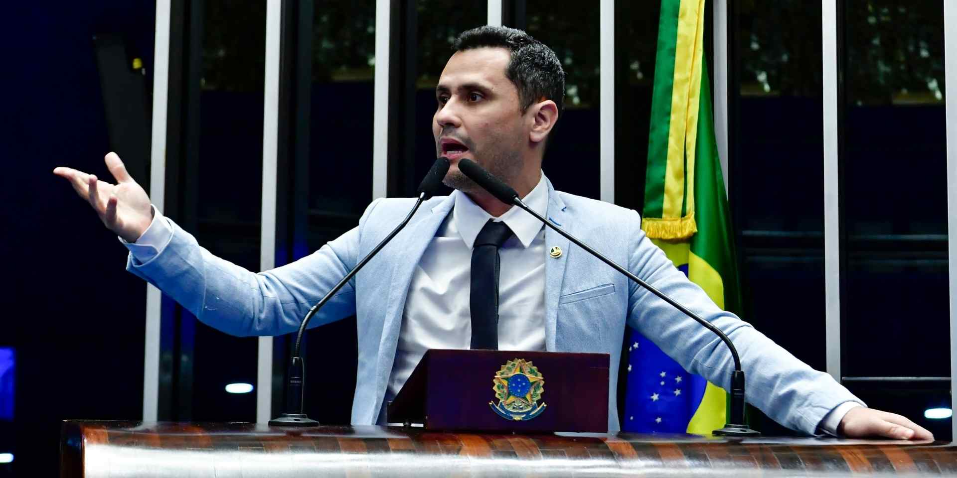 Em discurso, à tribuna, senador Cleitinho (Republicanos-MG).