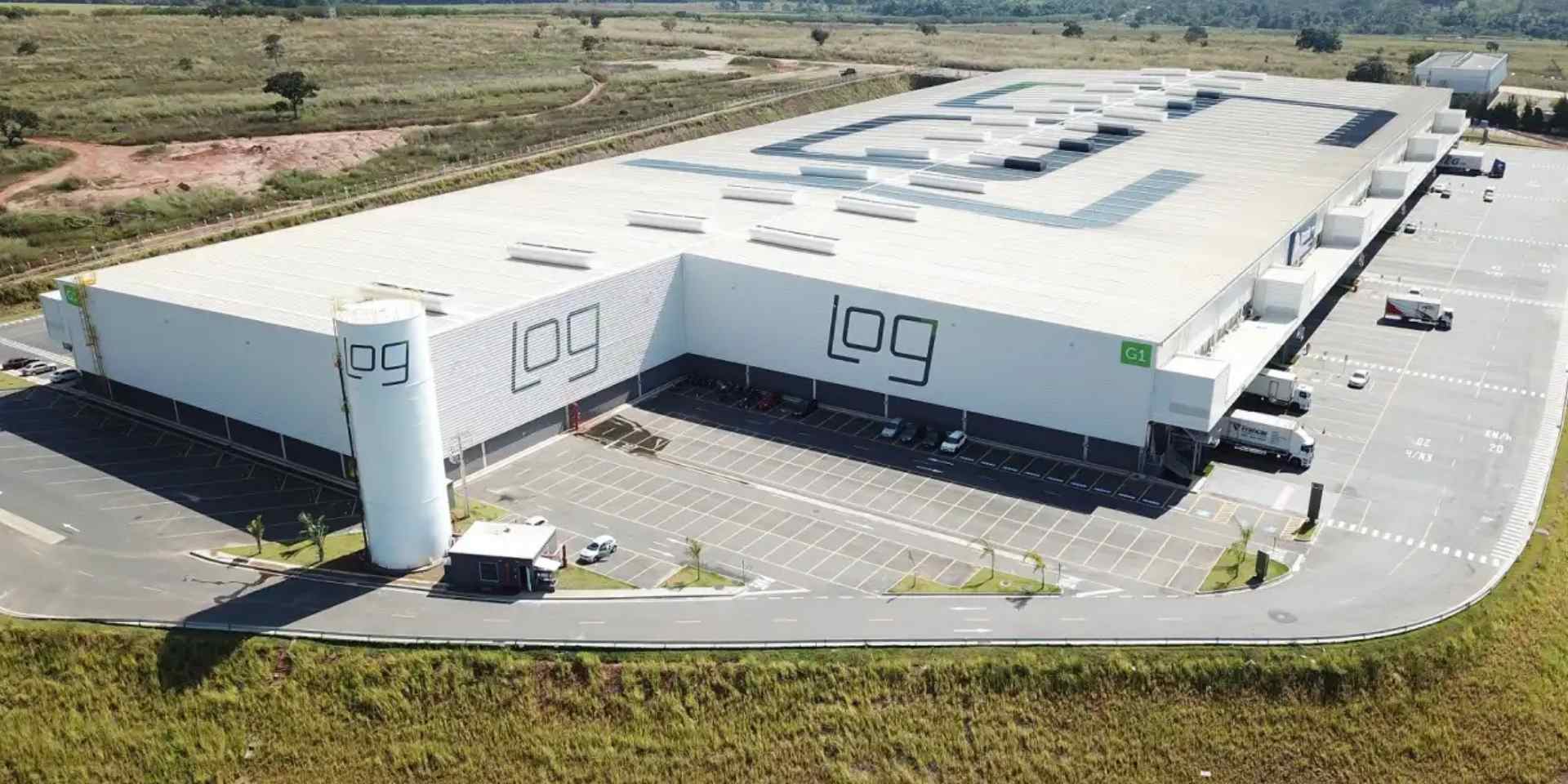 A LOG construiu ’11 campos de futebol’ em galpões; e já alugou tudo