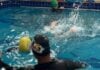 Celular e desatenção: os vilões invisíveis do afogamento em Minas Gerais criança na piscina aula natação