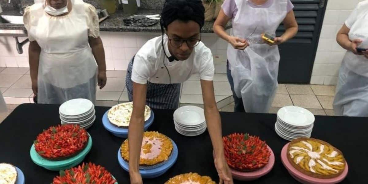 BH abre cursos gratuitos de comida natalina com aulas para aprender a cobrar