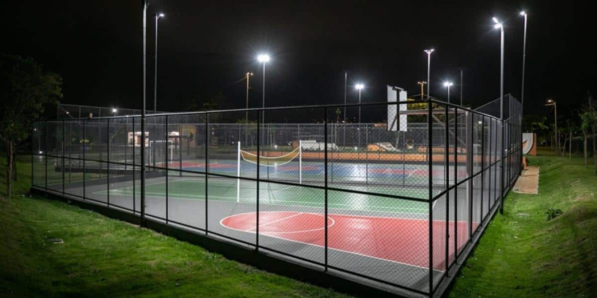 BH melhora iluminação de 53 espaços esportivos; veja os locais beneficiados