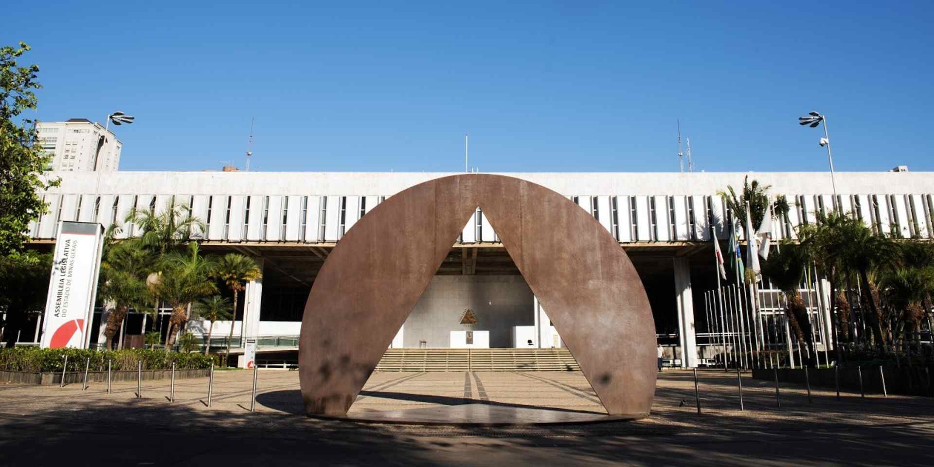 Projeto fixa prazo de 5 dias para prefeituras de Minas repassarem emendas parlamentares